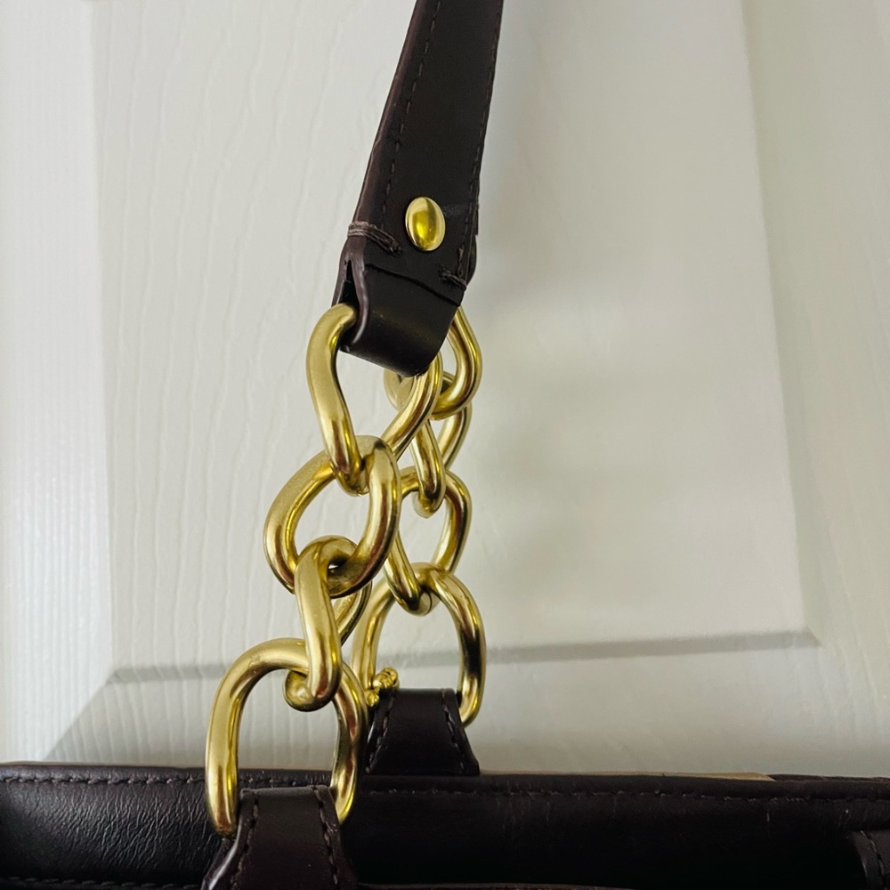 Authentic Coach - Picture 5 of 8